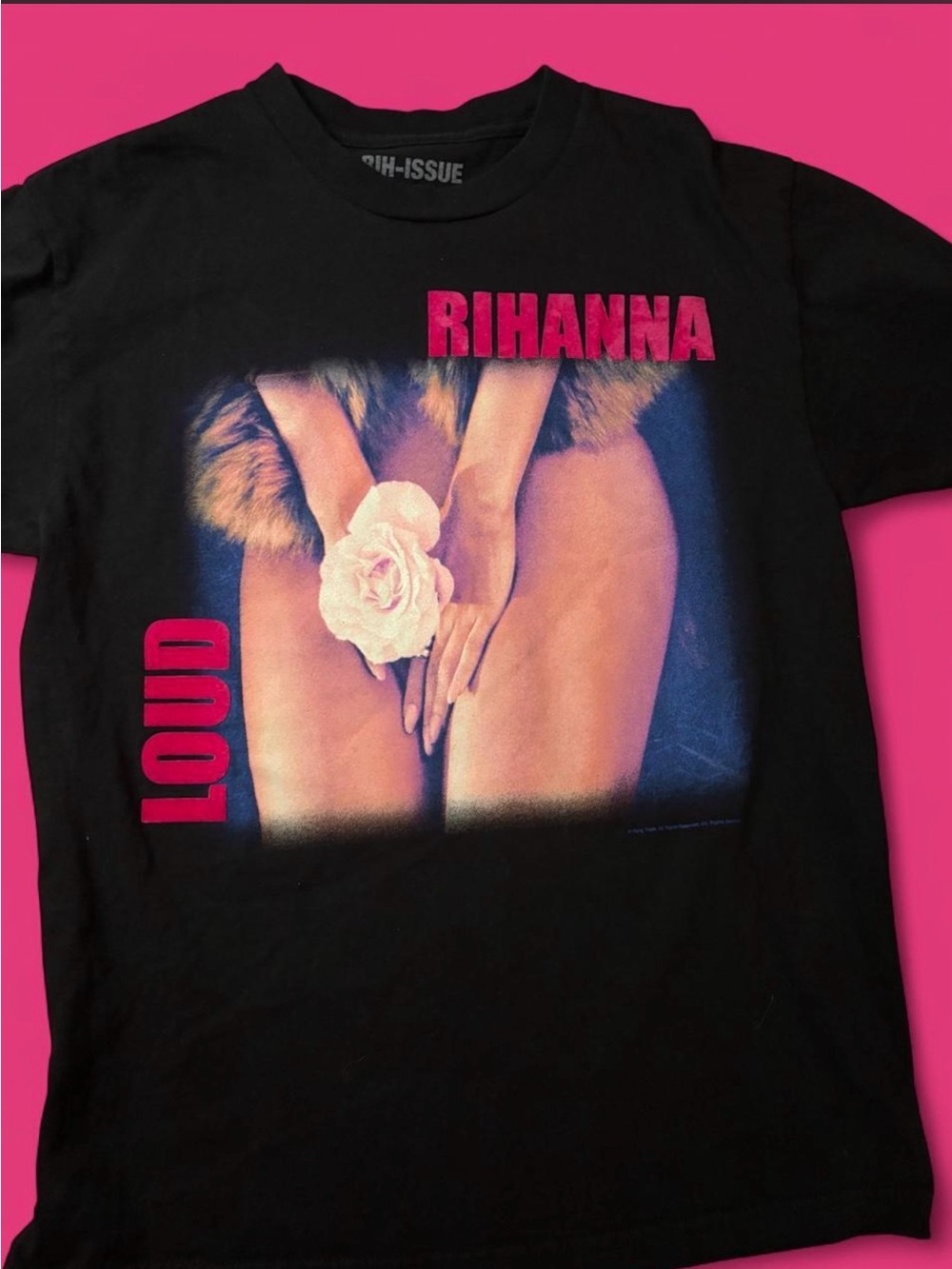 Rihanna “Loud” 2010 Limited RIH-ISSUE Graphic Tee 🎤🌹